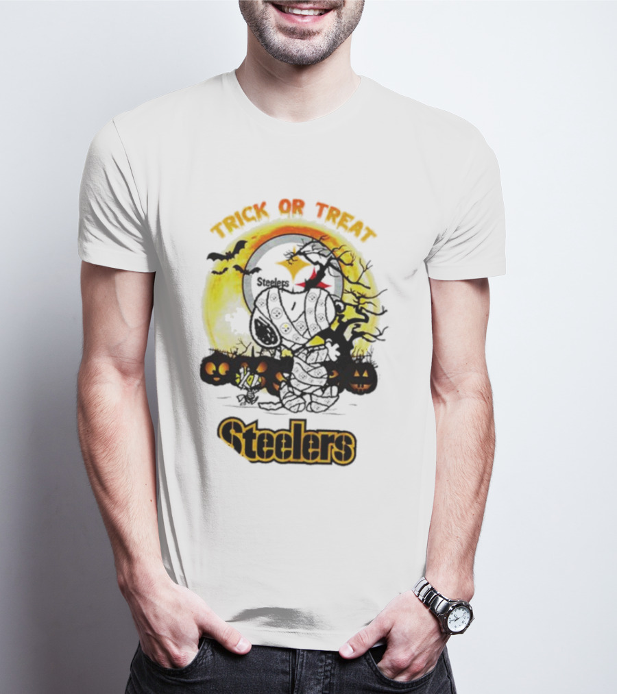 Pittsburgh Steelers Mummy Snoopy Trick Or Treat Halloween Scene T-Shirt