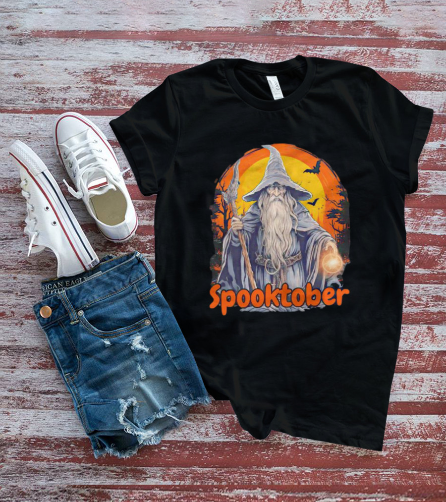 Spooktober Wizard Halloween With Wand And Orange Bats T-Shirt