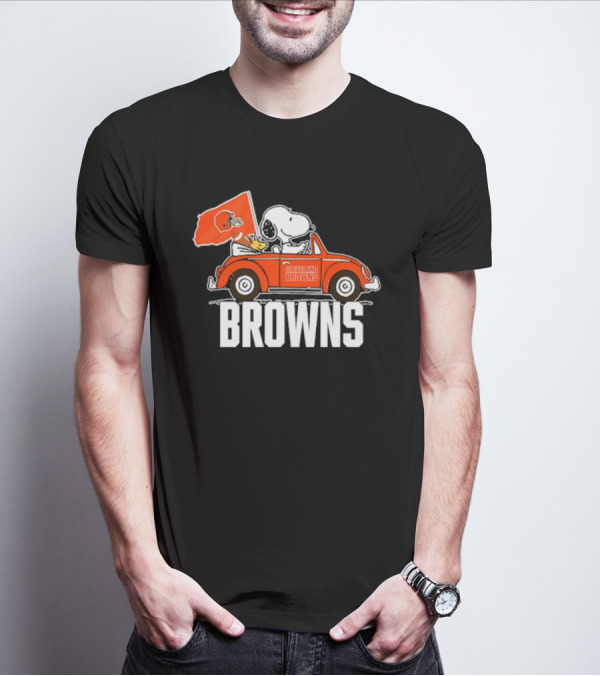 Cleveland Browns Snoopy Woodstock Driving Car With Flag T-Shirt