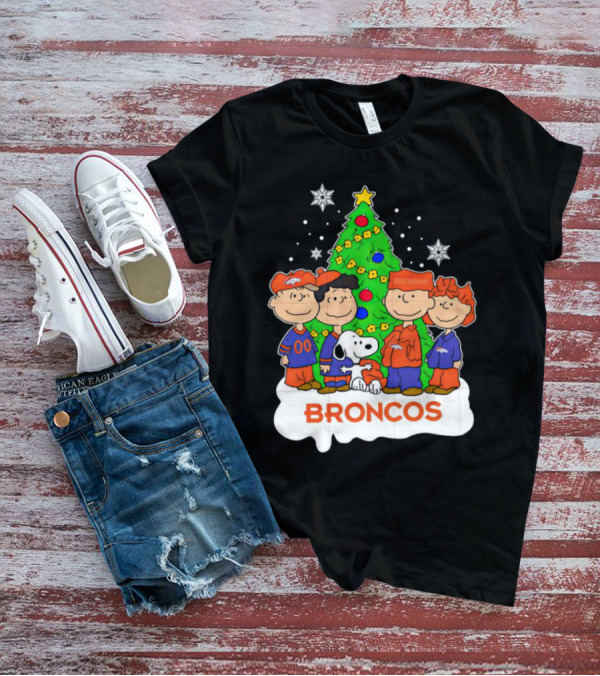 Peanuts Characters Denver Broncos Christmas Tree Scene T-Shirt