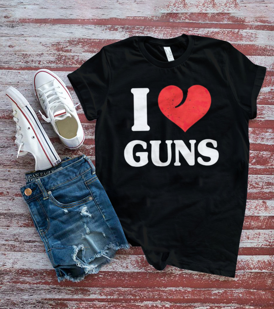I Love Guns - Heart T-Shirt