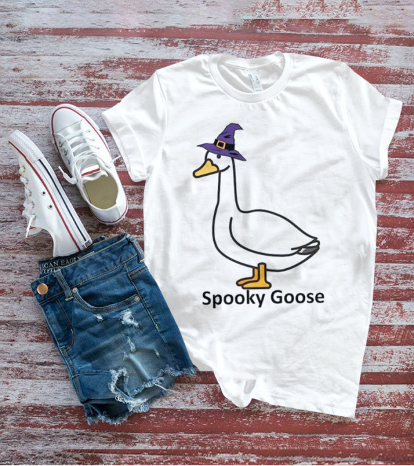 Spooky Goose Witch Hat Funny Goose Halloween T-Shirt