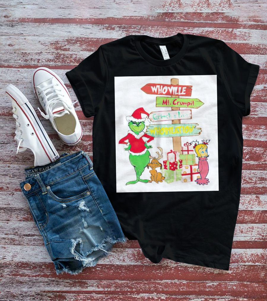 Whoville Mt. Crumpit Grinch’s Lair Whobilation Christmas Scene With Grinch And Max T-Shirt