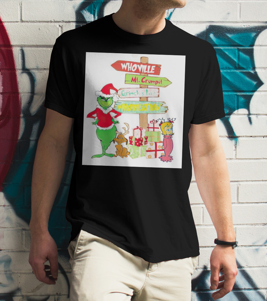 Whoville Mt. Crumpit Grinch’s Lair Whobilation Christmas Scene With Grinch And Max T-Shirt