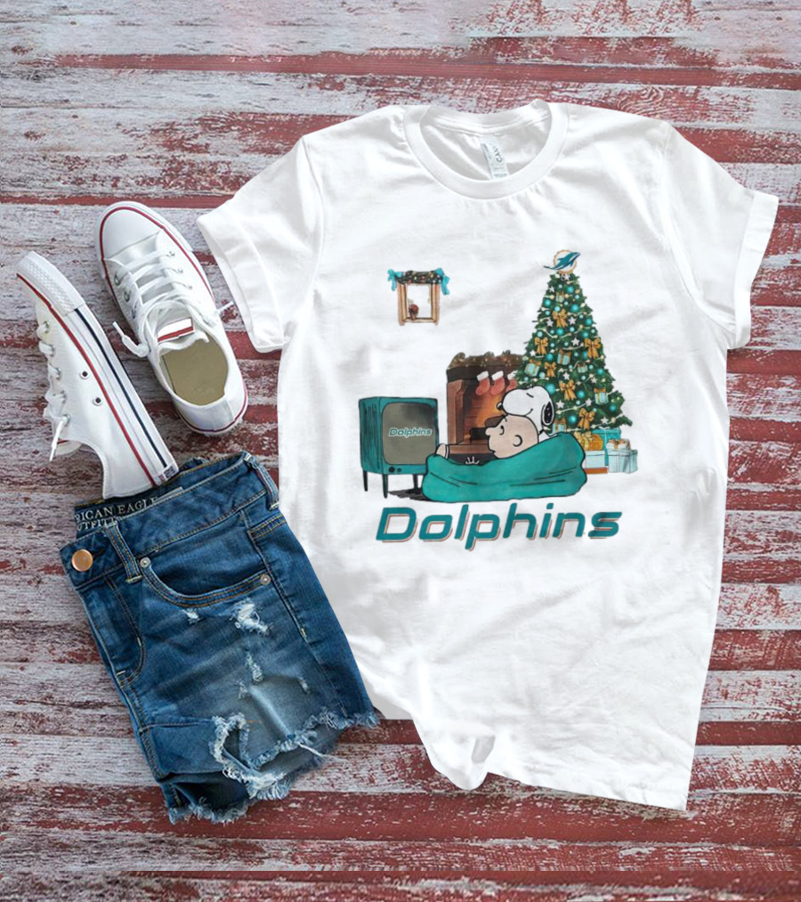 Charlie Brown Snoopy Watching Dolphins TV Christmas Tree T-Shirt