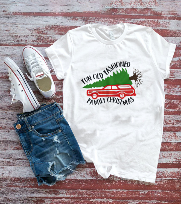 Fun Old Fashioned Family Christmas Station Wagon Tree Scene T-Shirt