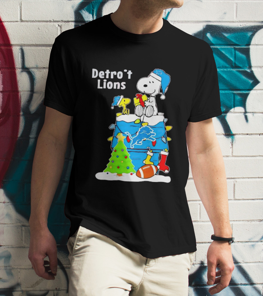 Snoopy And Woodstock Detroit Lions Christmas Igloo With Football And Tree T-Shirt