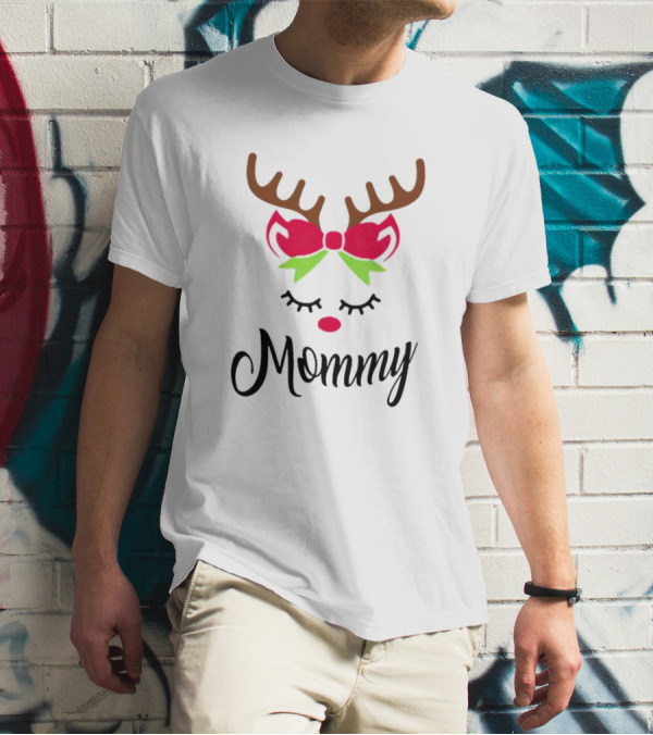 Mommy Reindeer Antlers Christmas Bow T-Shirt