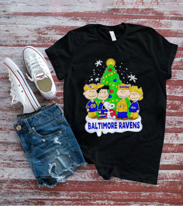 Baltimore Ravens Christmas Tree With Peanuts Characters T-Shirt