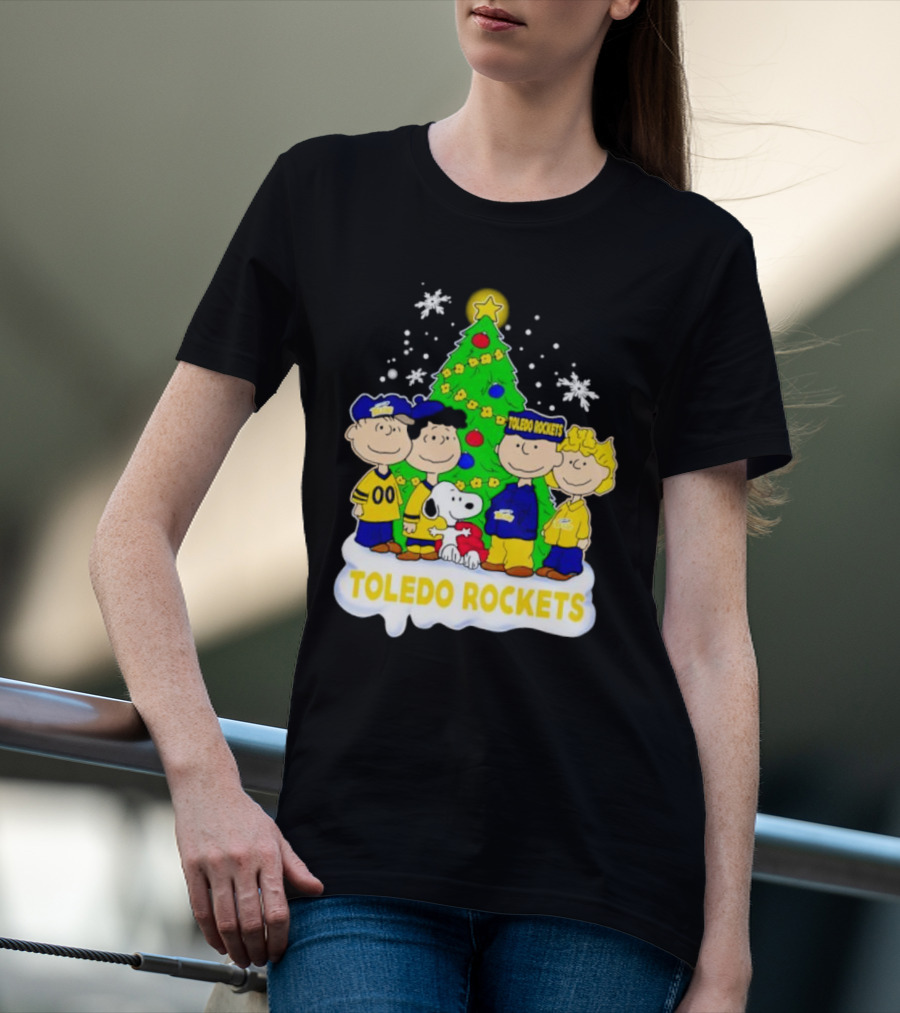 Peanuts Toledo Rockets Christmas Tree With Snoopy And Friends T-Shirt