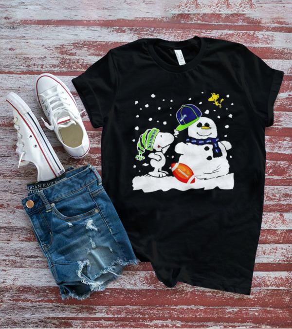 Seattle Seahawks Snoopy Snowman Hat Winter Football Scene T-Shirt