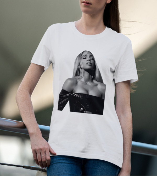 Kelly Rowland Krew Iconic Black And White Fashion Pose T-Shirt