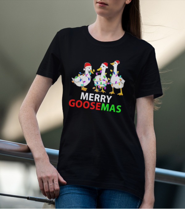 Merry Goosemas Santa Hat Geese Wrapped In Christmas Lights T-Shirt