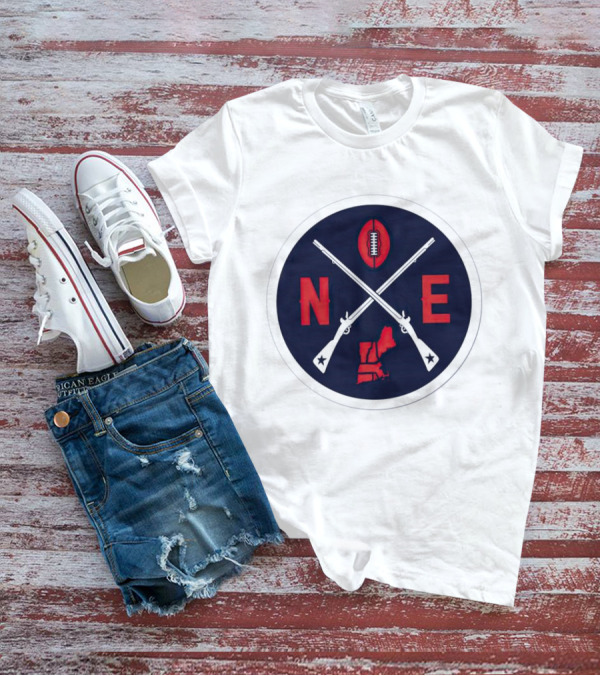 New England Patriots Football Emblem NE Guns Map Oval T-Shirt