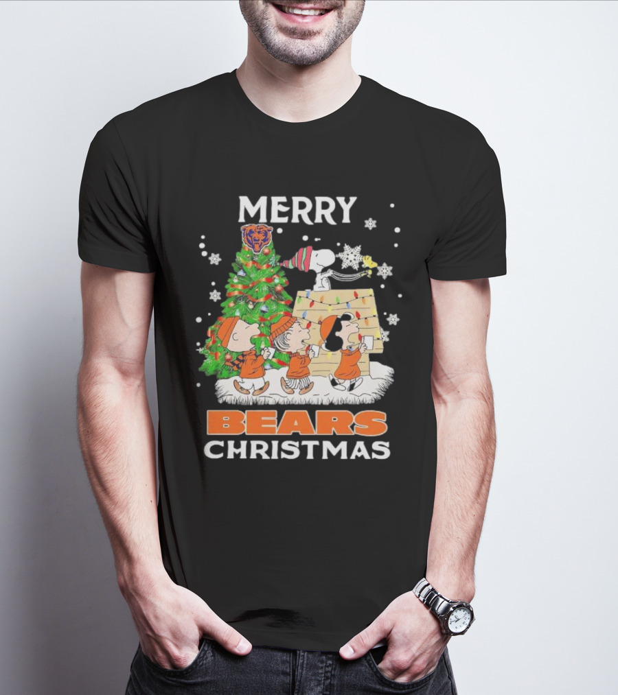 Peanuts Christmas Chicago Bears Merry Holiday Scene T-Shirt