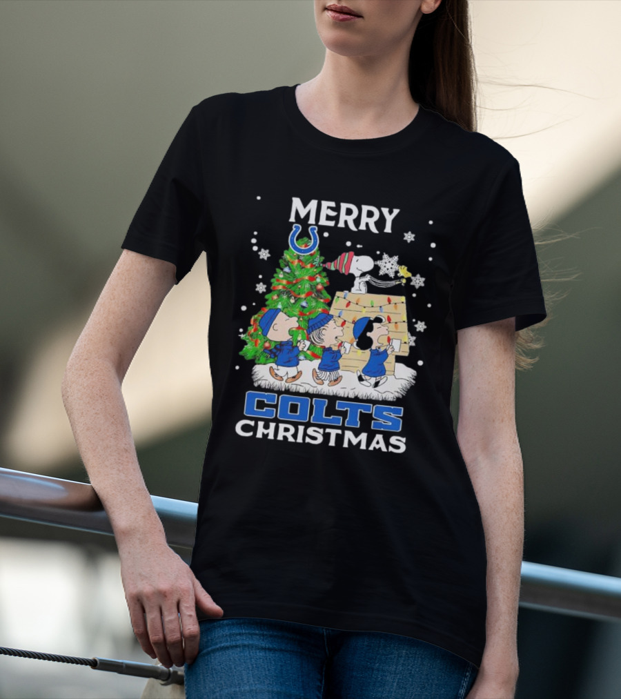 Merry Christmas Peanuts Characters Indianapolis Colts T-Shirt