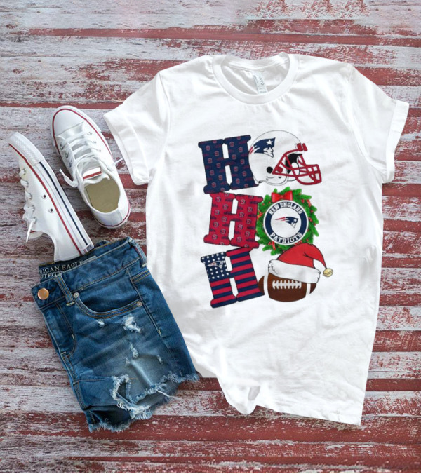 New England Patriots Ho Ho Ho Merry Christmas Football Helmet Wreath Santa Hat Football T-Shirt