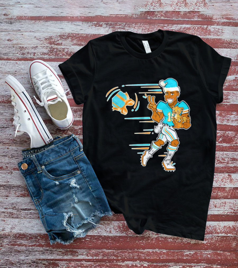 Tyreek Hill Cheetah Claus Football Holiday Player With Cheetah And Santa Hat T-Shirt