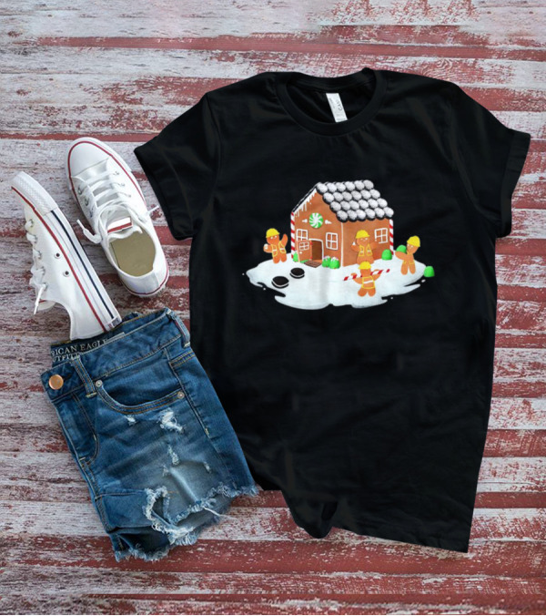 Gingerbread House Construction Crew Christmas Scene T-Shirt