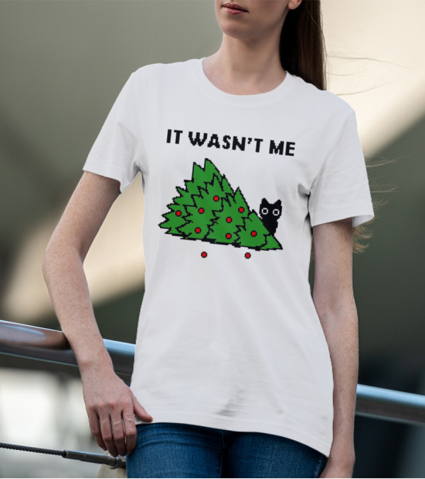 Cat Hiding Behind Christmas Tree It Wasn't Me T-Shirt