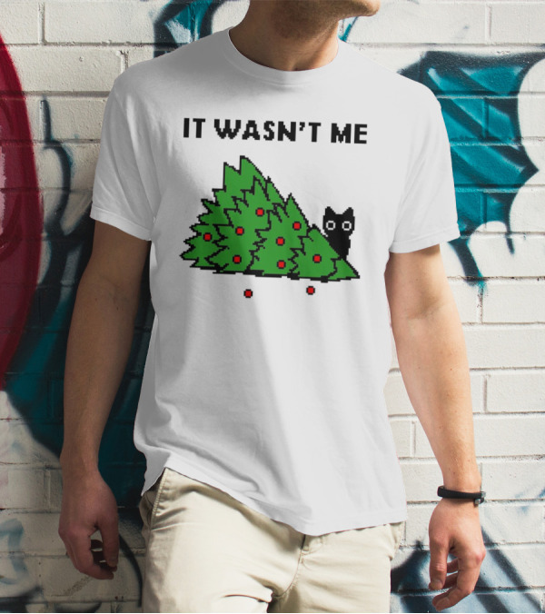 Cat Hiding Behind Christmas Tree It Wasn't Me T-Shirt