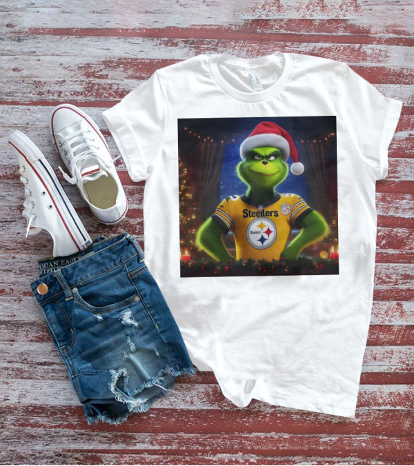 Grinch Wearing Pittsburgh Steelers Jersey Christmas Scene T-Shirt