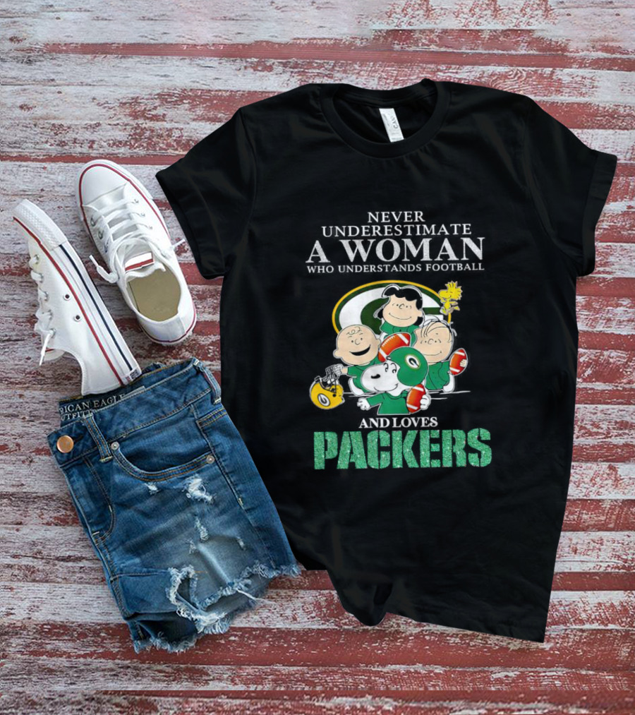 Never Underestimate A Woman Who Understands Football And Loves Packers Featuring Peanuts Characters T-Shirt