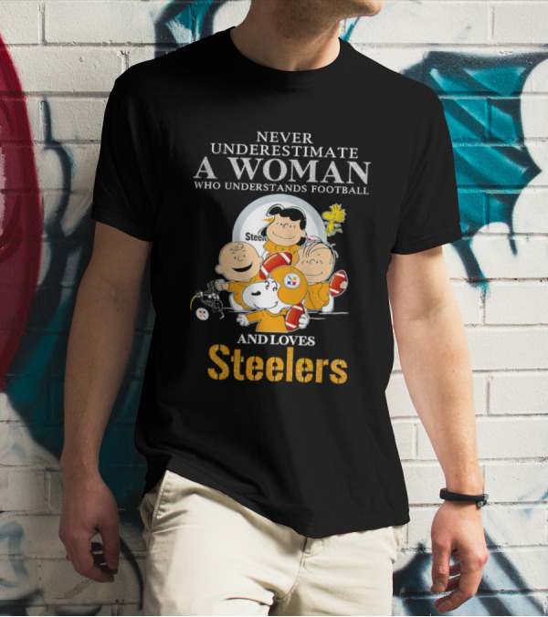 Peanuts Characters Never Underestimate A Woman Who Loves Steelers Football T-Shirt