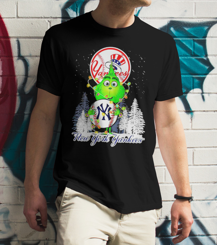 New York Yankees Grinch Christmas Hug With Baseball And Trees T-Shirt