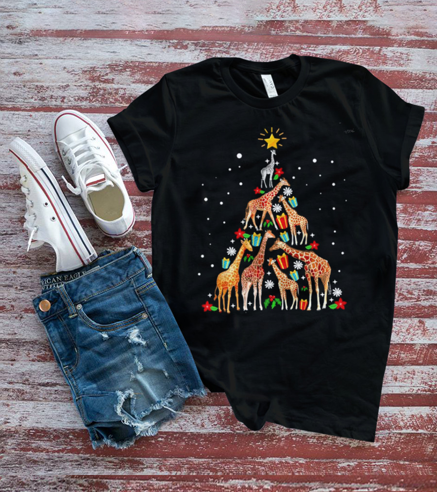 Giraffe Christmas Tree Star Presents Snowflakes T-Shirt