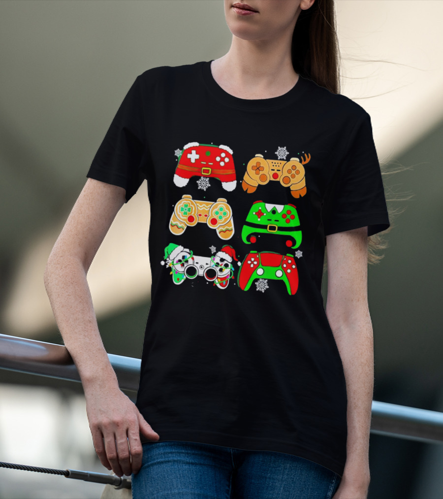 Santa Elf Gaming Controllers Christmas Gamer Holiday T-Shirt
