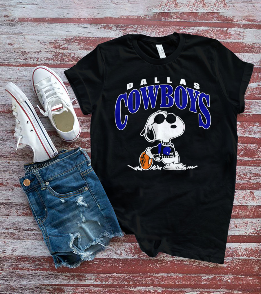 Dallas Cowboys Snoopy Football Player T-Shirt