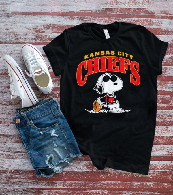 Snoopy Kansas City Chiefs Football T-Shirt
