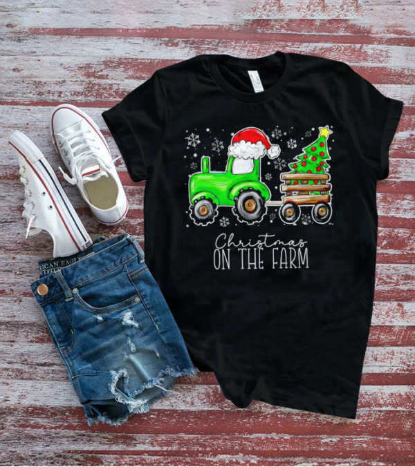 Christmas On The Farm Tractor Trailer Christmas Tree T-Shirt