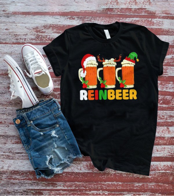 Reinbeer Merry Christmas Funny Beer Mugs With Santa And Elf Hats And Reindeer Antlers T-Shirt