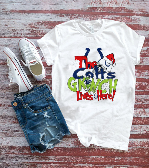 The Colts Grinch Lives Here Christmas Helmet Santa Hat T-Shirt