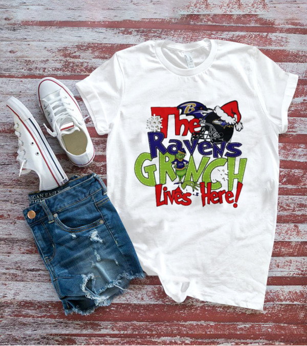 The Ravens Grinch Lives Here Christmas Ravens Logo Santa Hat T-Shirt