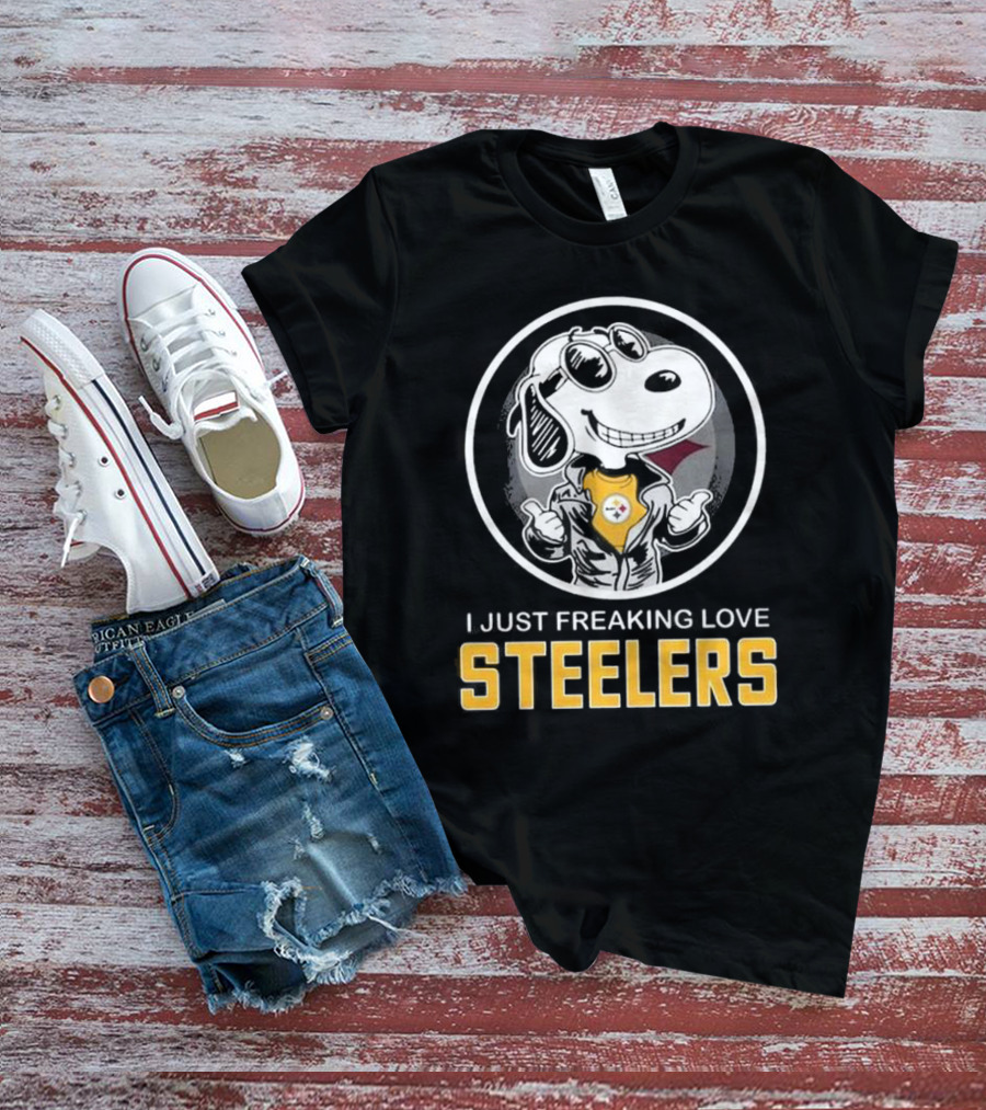 I Just Freaking Love Steelers Pittsburgh Steelers Snoopy T-Shirt