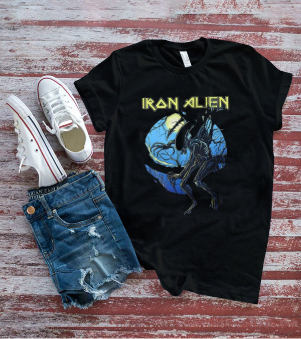 Iron Alien Xenomorph Moonlight Scene T-Shirt