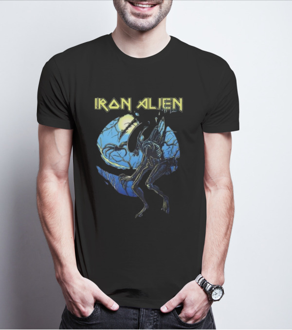 Iron Alien Xenomorph Moonlight Scene T-Shirt