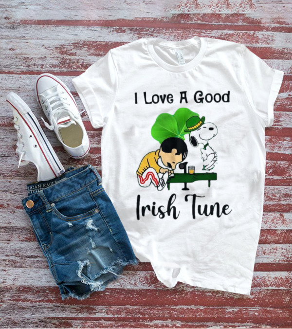 I Love A Good Irish Tune St Patrick Day Snoopy Piano Shamrock T-Shirt