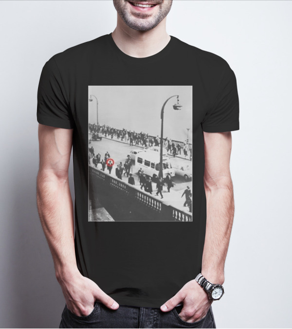 Peter Gabriel In 1977 Urban Crowd With Red Circle Highlight T-Shirt