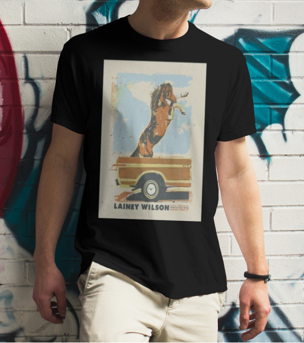 Lainey Wilson Horse In Pickup Truck At Broadview Stage SPAC Saratoga Springs T-Shirt