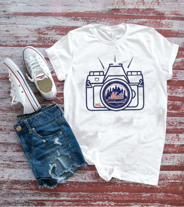 New York Mets Camera Logo With Skyline And Bridge M.L T-Shirt