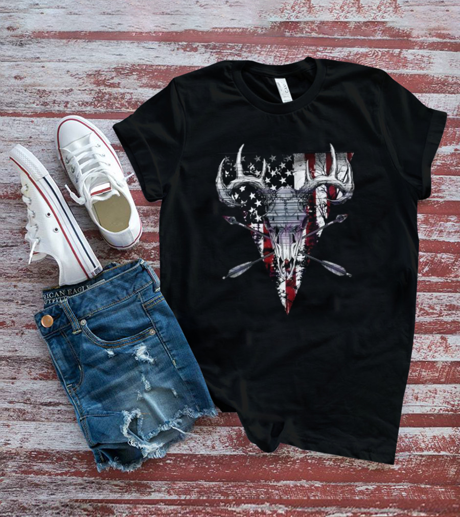 Retro Howitzer Deer Skull With Arrows And American Flag Background T-Shirt