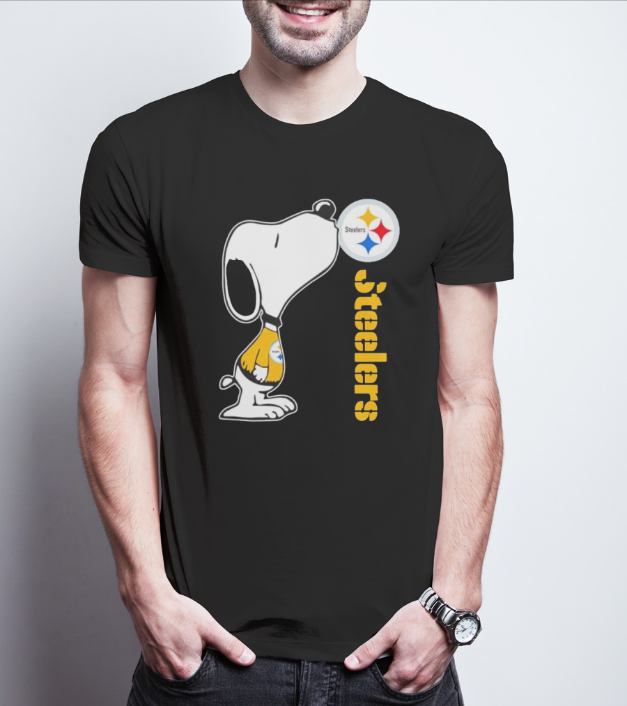 Snoopy Steelers Football Logo Kiss T-Shirt