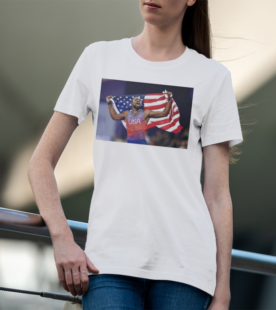 USA Track Champion Noah Lyles Celebrates 100M Victory Paris Olympics T-Shirt