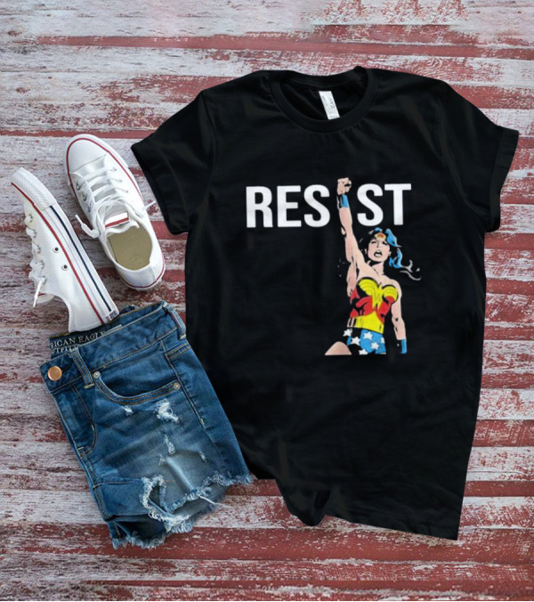 Wonder Woman Resist Power Iconic Fist Uplift T-Shirt