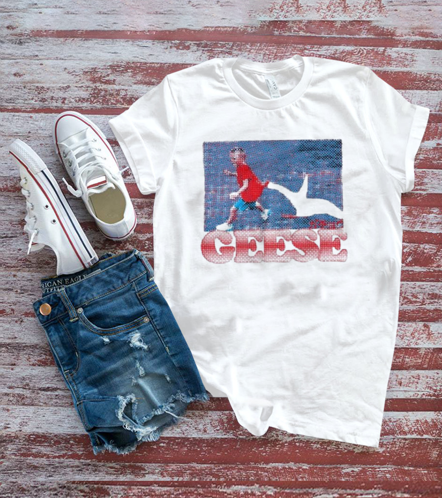 Geese Goose Bite Chase Red Shirt Kid Oval Open Mouth T-Shirt