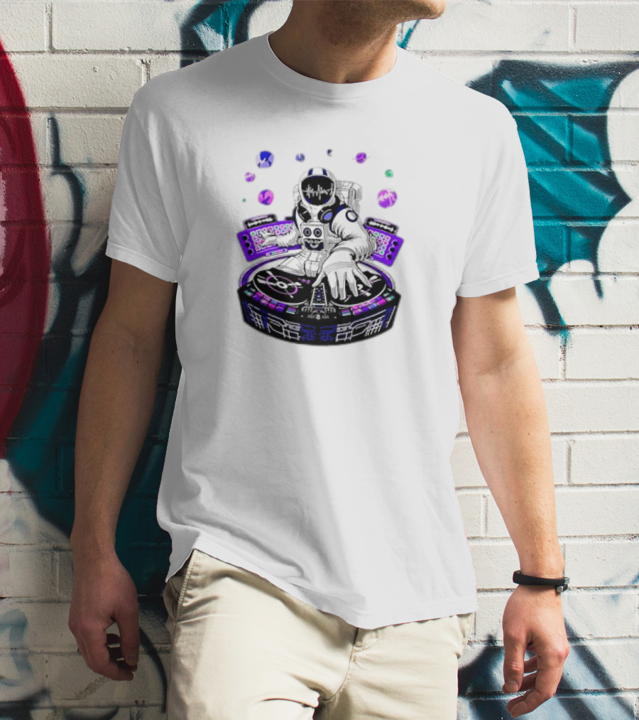 Astronaut Psychedelic DJ Psytrance Techno EDM Festival Space Music Bubbles T-Shirt